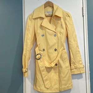 Gently Worn Yellow Laundry By Design Trench Coat With Pleated Back, Size Small.
